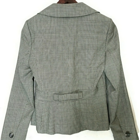 Ann Taylor Wool Button Blazer Size 2P - Picture 2 of 4